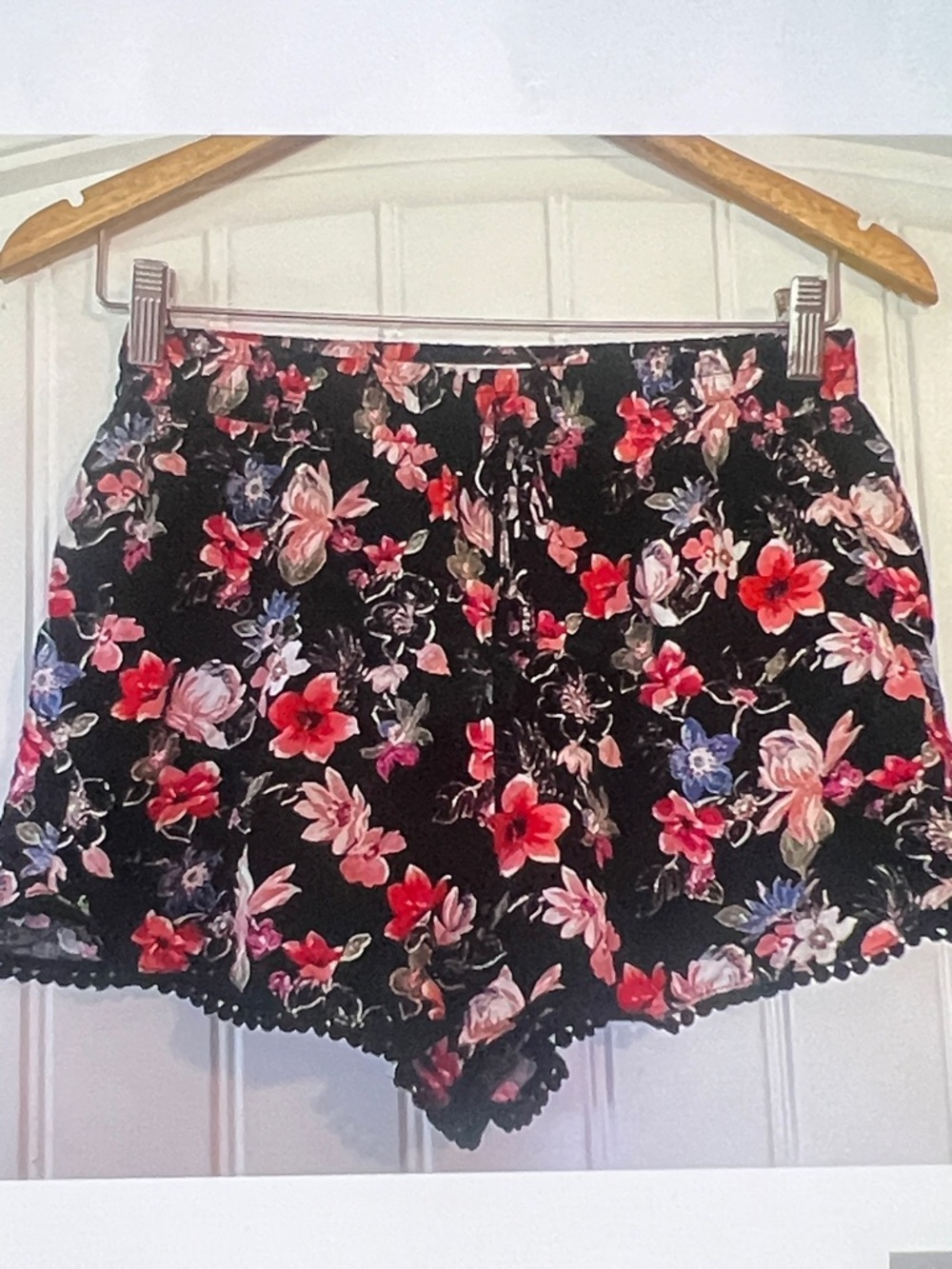 Hollister pull on Floral Shorts